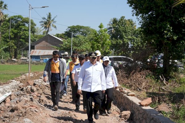 Jawab Kebutuhan Warga, Wali Kota Appi Prioritaskan Pembangunan Jalan Beton Romang Tangayya