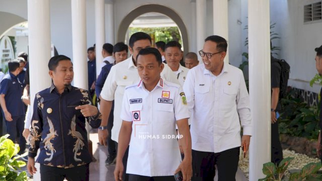 Bupati Sidrap, Syaharuddin Alrif, menghadiri rapat percepatan implementasi Refuse Derived Fuel (RDF) dan Pengolahan Sampah menjadi Energi Listrik (PSEL) di Makassar.