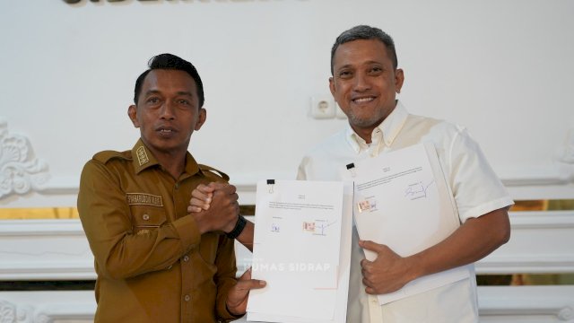 Bupati Sidrap Syaharuddin Alrif dan Bupati Jeneponto Paris Yasir di Rumah Jabatan Bupati Sidrap.