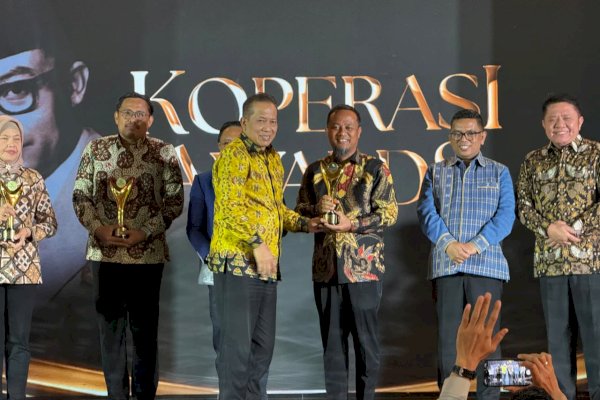 Gubernur Sulsel Raih Bakti Koperasi Nayaka Mahambara di Ajang Koperasi Awards 2026