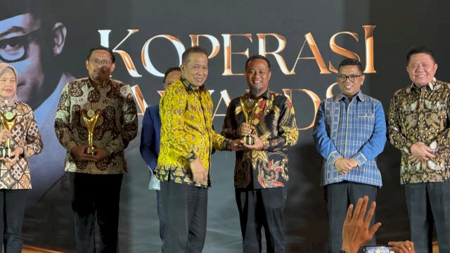 Gubernur Sulsel Raih Bakti Koperasi Nayaka Mahambara di Ajang Koperasi Awards 2026