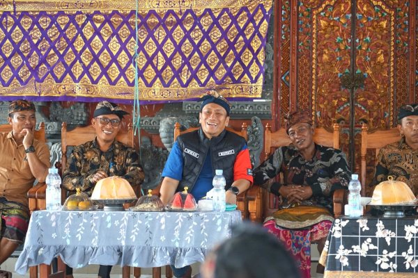 Silaturahmi di Desa Adat Yang Awighnam Astu, Bupati Ibas Pastikan Aspirasi Warga Ditindaklanjuti