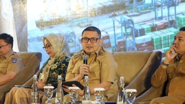 Wali Kota Makassar, Munafri Arifuddin, menjadi pembicara dalam Business Investment Forum.