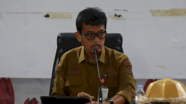Sekretaris Daerah Kabupaten Pinrang, A. Calo Kerrang, saat memimpin rapat persiapan pelaksanaan HUT RI ke-81 tingkat Kabupaten Pinrang.