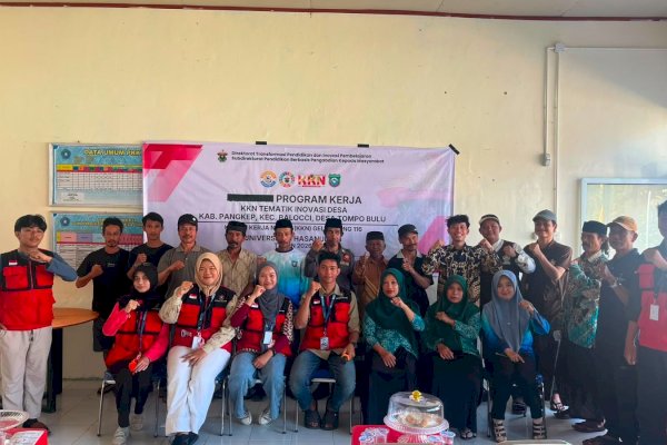 Mahasiswa KKN Unhas Latih Warga Buat Pupuk Organik Cair Berbasis Air Cucian Beras