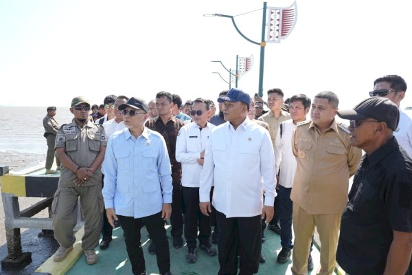 Dampingi Zulhas Tinjau Kesiapan Infrastruktur Kampung Nelayan di Untia, Munafri Pastikan Dukungan Pemkot