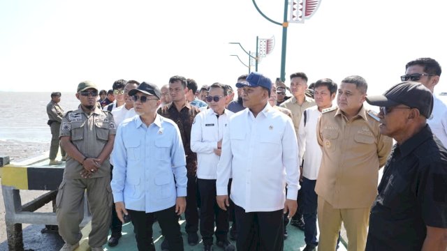 Dampingi Zulhas Tinjau Kesiapan Infrastruktur Kampung Nelayan di Untia, Munafri Pastikan Dukungan Pemkot