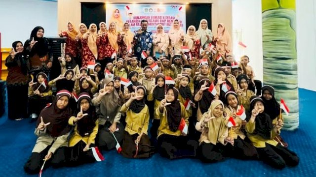 DWP Lutim Tanamkan Budaya Baca Sejak Dini, Siswa SDN 229 Waru Diajak Kenali Perpustakaan