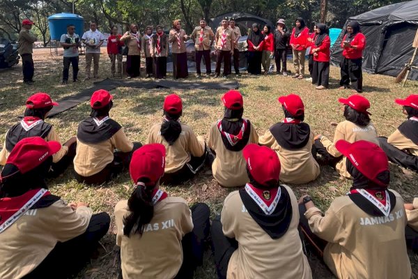 Hadir di Cibubur, Dr. Ani Nurbani Suntik Semangat Kontingen Pramuka Lutim