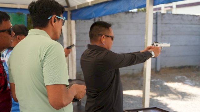 Ketua KONI Kota Makassar Ismail menghadiri Lomba Menembak Pallawa Championship 2026.