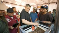 Jelajah Sampah Titik ke-14, Appi-Melinda Ajak Warga Pilah Sampah sebagai Gerakan Bersama