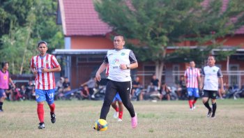 Buka Turnamen Sepakbola Wotu, Bupati Ibas Sumbang Hadiah Tambahan untuk Para Juara