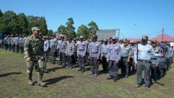 Dihadapan Bupati Ibas Kepala Desa se Luwu Timur Nyatakan Sikap Jaga Kamtibmas