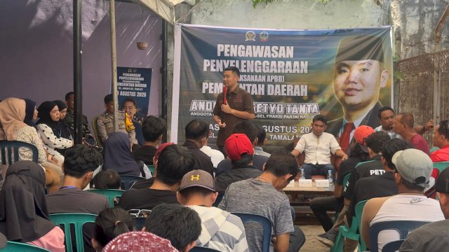 Ketua Komisi C DPRD Sulsel, Andre Prasetyo Tanta (APT), saat melaksanakan pengawasan APBD Sulsel di Kelurahan Jongaya.