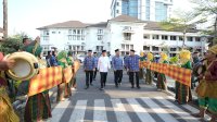 Defile Kafilah MTQ VIII KORPRI Nasional Resmi Dilepas di Balai Kota Makassar