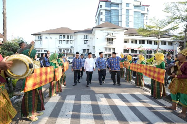 Defile Kafilah MTQ VIII KORPRI Nasional Resmi Dilepas di Balai Kota Makassar