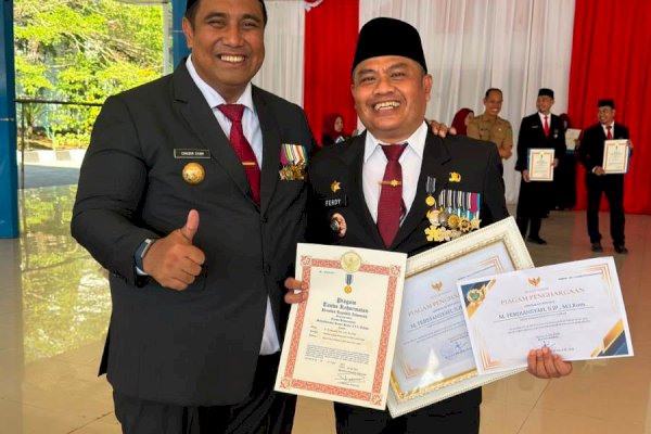 Pemkab Maros Apresiasi Pengabdian Kepala Bapenda dengan Tiga Penghargaan