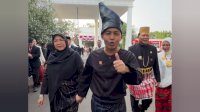 Kenakan Baju Adat Kajang, Menteri Kehutanan Raja Juli Antoni Puji Penjaga Hutan dari Bulukumba