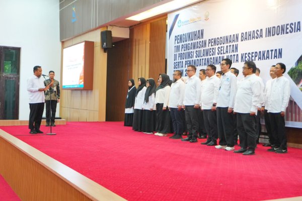 Kukuhkan Tim Pengawasan Bahasa Indonesia, Andi Sudirman Minta Bahasa Daerah Tak Ditinggalkan