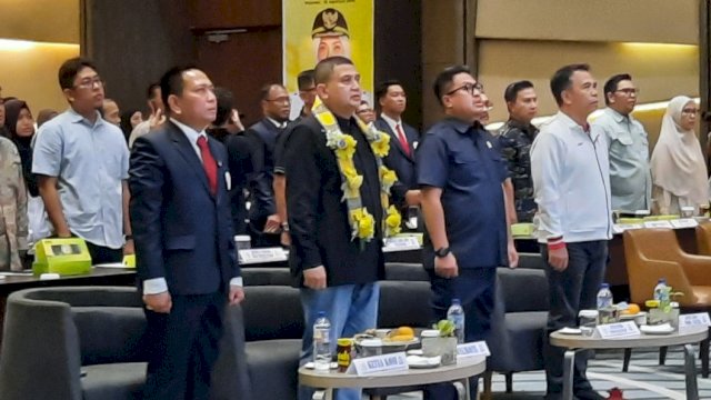 Ketua KONI Kota Makassar Ismail, bersama Wali Kota Makassar Munafri Arifuddin dalam Rapat Kerja KONI Makassar Tahun 2026.