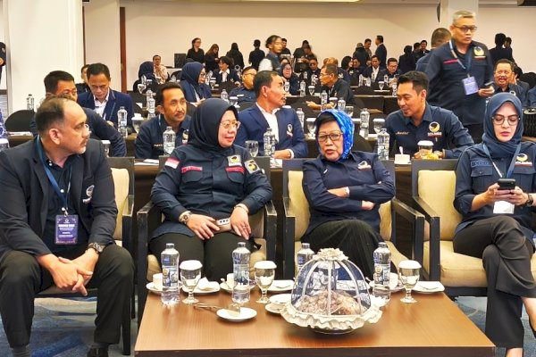 Buka Bimtek Anggota DPRD NasDem se-Sulsel, Nining Harap Perkuat Kohesivitas Fraksi
