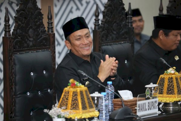 Bupati Ibas Sampaikan Pendapat Akhir Ranperda Penyertaan Modal Perumdam Waemami