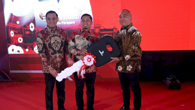 Malam Ramah Tamah HUT ke-81 RI di Parepare Semarak, Tasming Serahkan Penghargaan dan Bantuan CSR