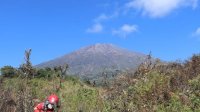 Respons Cepat, Manggala Agni dan Tim Gabungan Padamkan Kebakaran 30 Hektare di TN Gunung Rinjani