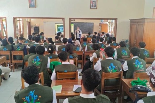 Kemenhut Cetak Forestpreneur Muda, Kembangkan Lebah Trigona untuk Ekonomi Hijau