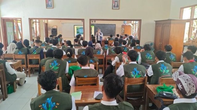 Bimbingan Teknis Kewirausahaan Kreatif Kehutanan Budidaya dan Digitalisasi Pemasaran Produk Lebah Trigona (Trigona spp) Kemenhut.