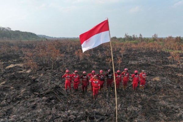 Di Tengah Kepulan Asap Karhutla, Manggala Agni Tetap Khidmat Gelar Upacara HUT ke-81 RI di OKI