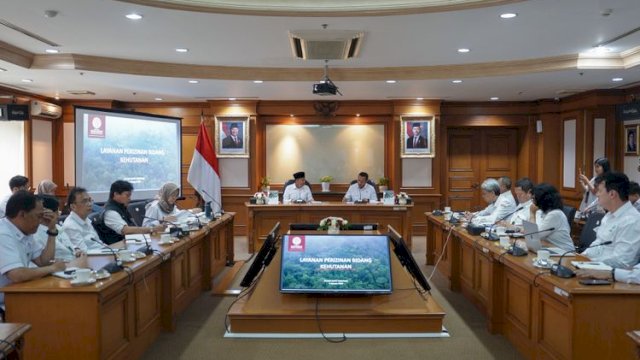 Menteri Kehutanan, Raja Juli Antoni pada agenda Rapat Pimpinan (Rapim) di Manggala.