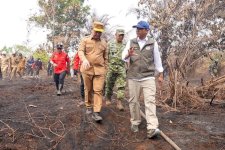Menhut Pimpin Rakor Karhutla Kalbar, Perkuat Operasi Darat-Udara dan Kolaborasi Lintas Pihak