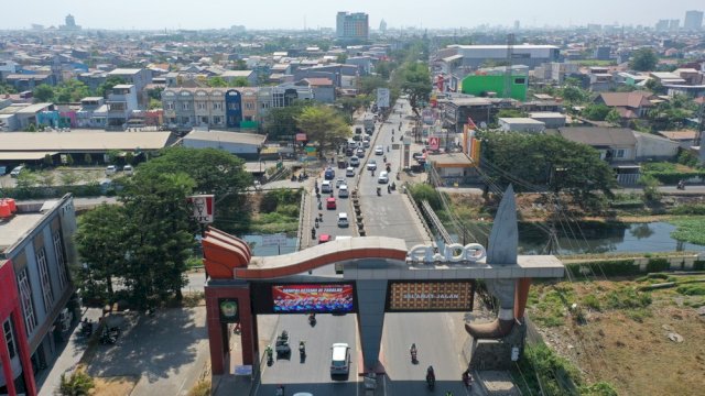 Jalan Aroepala Makassar.