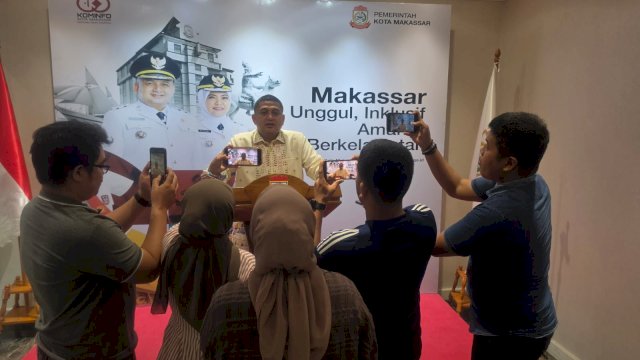 Wali Kota Makassar, Munafri Arifuddin, usai mengikuti rapat koordinasi terkait expose desain pedestrian Kota Makassar.