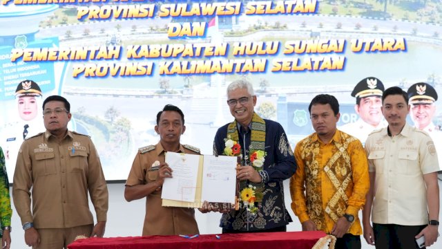 Bupati Sidrap Syaharuddin Alrif, melakukan MoU dengan Wakil Bupati Hulu Sungai Utara Hero Setiawan.
