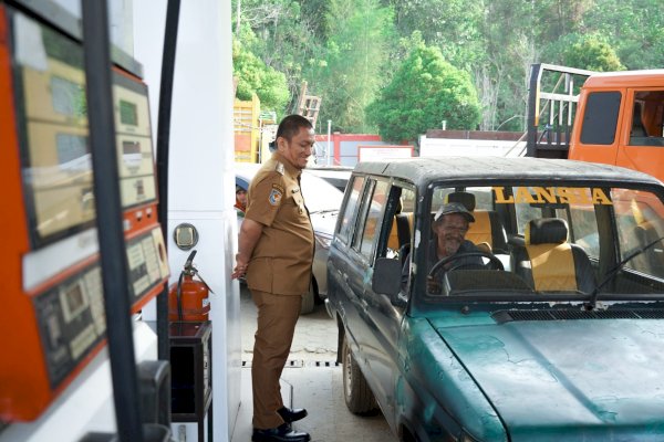 Pantau SPBU Ussu-Malili, Bupati Ibas Tegaskan Tak Ada Toleransi Pelanggaran Ganjil Genap