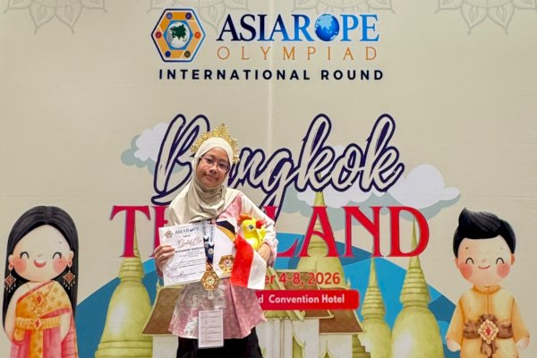 Bangga! Siswi SD Athirah Makassar Raih Medali Emas Olimpiade Bahasa Inggris di Bangkok