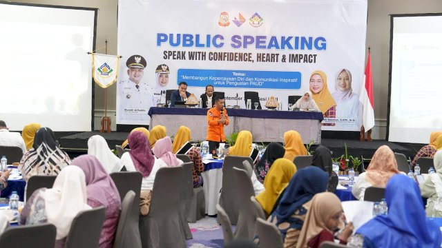 Bunda PAUD Kota Makassar menggelar kegiatan Public Speaking bertema &ldquo;Speak with Confidence, Heart & Impact: Membangun Kepercayaan Diri dan Komunikasi Inspiratif untuk Penguatan PAUD&rdquo; di Hotel Aryaduta Makassa.
