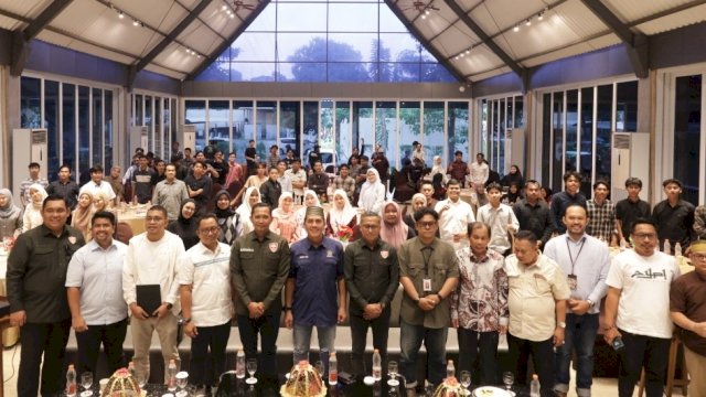 Panji Bangsa Sulsel menggelar diskusi publik bertajuk &ldquo;Ekonomi Konstitusi; Ruang Tumbuh dan Percepatan Ekonomi Kelompok Muda Kreatif&rdquo; di Hotel Maxone Makassar.