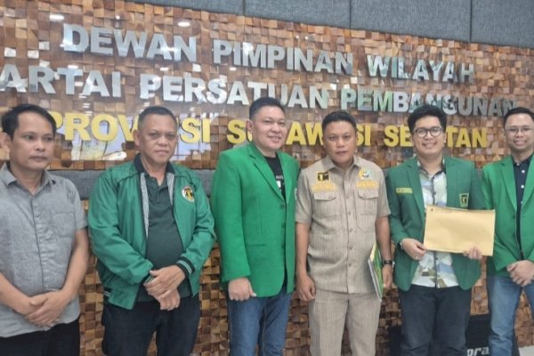 DPW PPP Sulsel Serahkan SK Kepengurusan DPC Makassar dan Luwu, Tujuh Daerah Menyusul