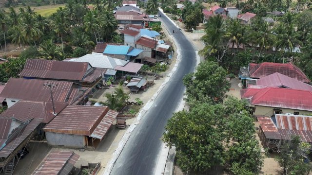 4 Tahun Jalan Berdebu, Warga Bone Kini Bersyukur Ujung Lamuru&ndash;Palattae Diperbaiki