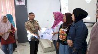 Wali Kota Parepare Tasming Hamid Serahkan Bantuan Peralatan UMKM, Tekankan Kejujuran dan Kerja Keras