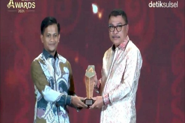 Dorong Ekonomi Syariah Sulsel-Sulbar, Bank Sulselbar Sabet detiktimur Awards 2026