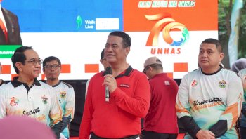Wali Kota Makassar Ramaikan Fun Walk Dies Natalis ke-70 Unhas
