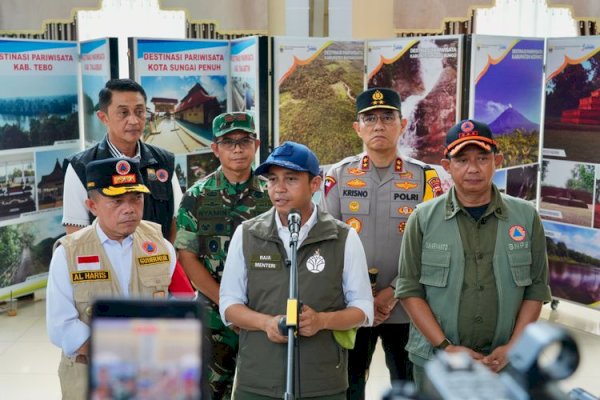 Menhut dan Kepala BNPB Pantau Karhutla Jambi dari Udara, September Jadi Fase Krusial Pengendalian