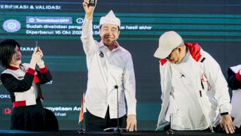 Jokowi Pamer KTA di Rakorda PSI Bandung: Saya Sudah Masuk Keluarga Besar PSI