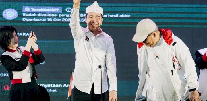 Jokowi Pamer KTA di Rakorda PSI Bandung: Saya Sudah Masuk Keluarga Besar PSI