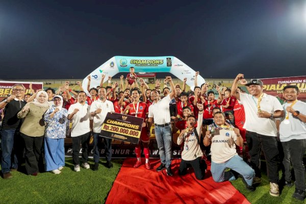 Kabupaten Bone Juara Piala Gubernur Sulsel Cup 2026, Gubernur Sulsel Serahkan Trofi dan Uang Tunai Rp200 Juta