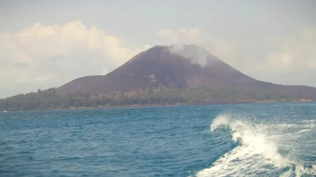 Anak Krakatau Naik Status Siaga, Ahli Ingatkan Warga Banten-Lampung Tak Panik soal Tsunami